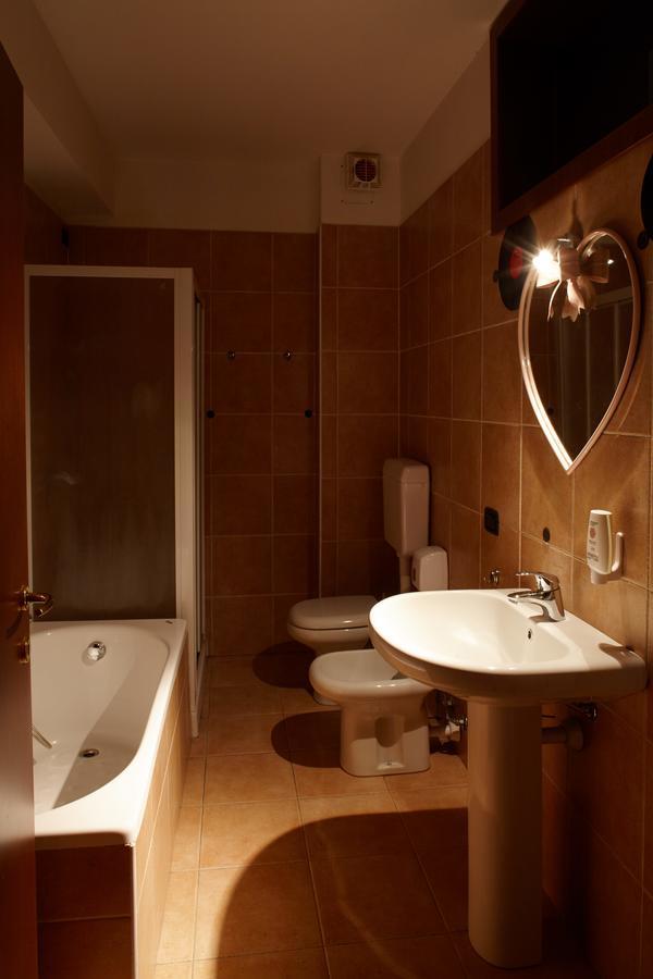 Mantua Hostal Экстерьер фото